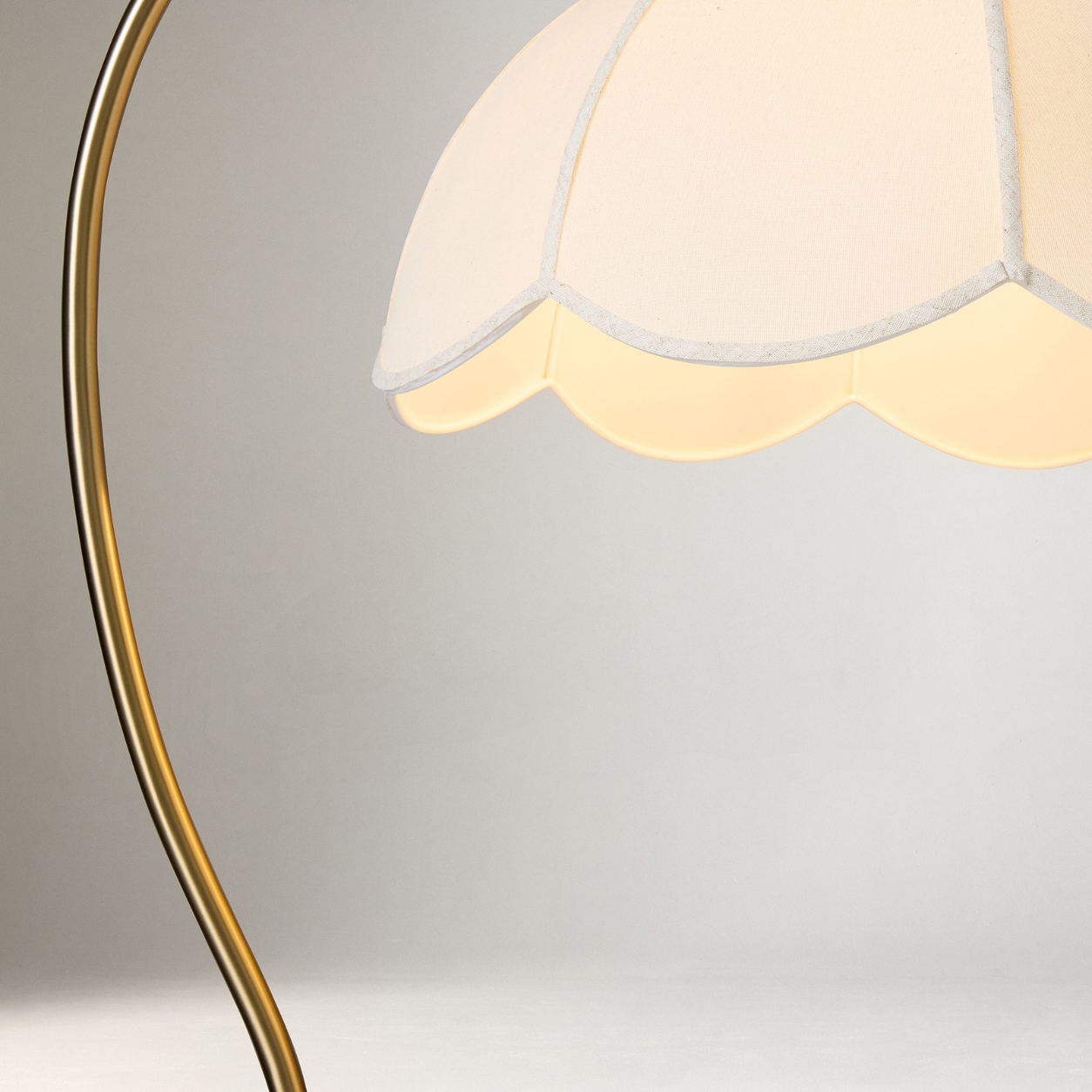 Dønna Arched Floor Lamp