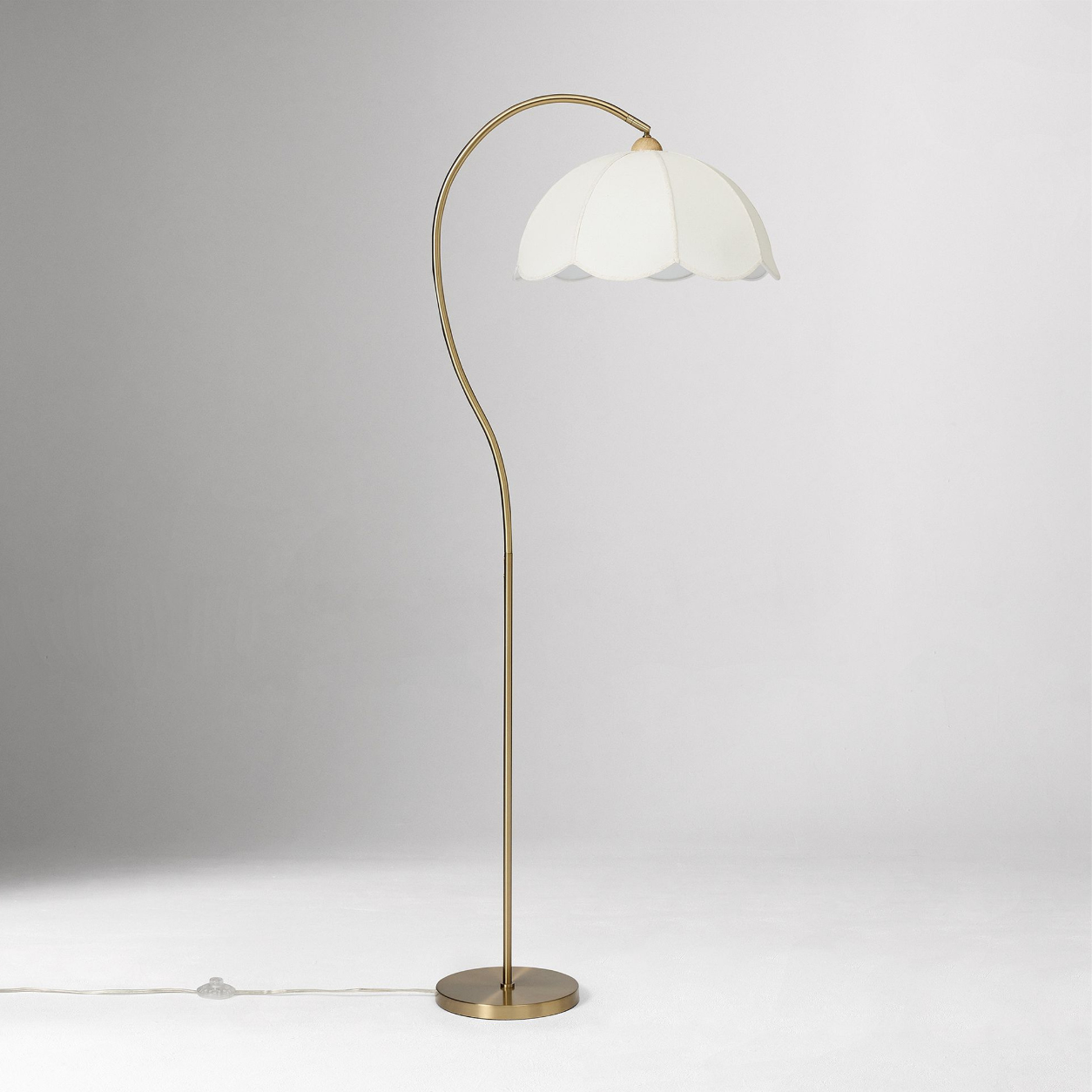 Dønna Arched Floor Lamp